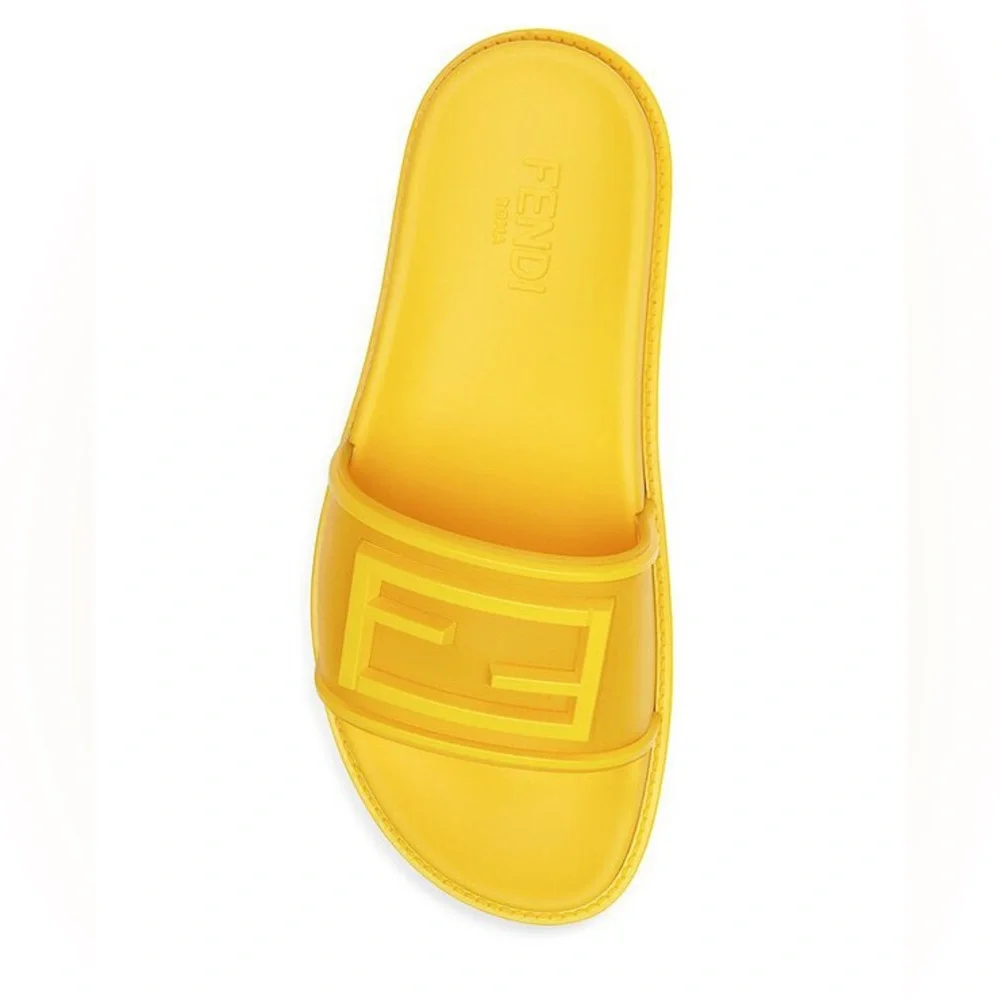 NEW - FENDI Logo-Embossed Baguette Rubber Slide Sandals - Yellow Size US 7